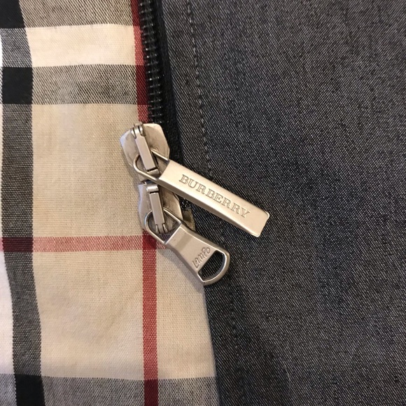 Burberry coat with removable hood - Picture 7 of 8